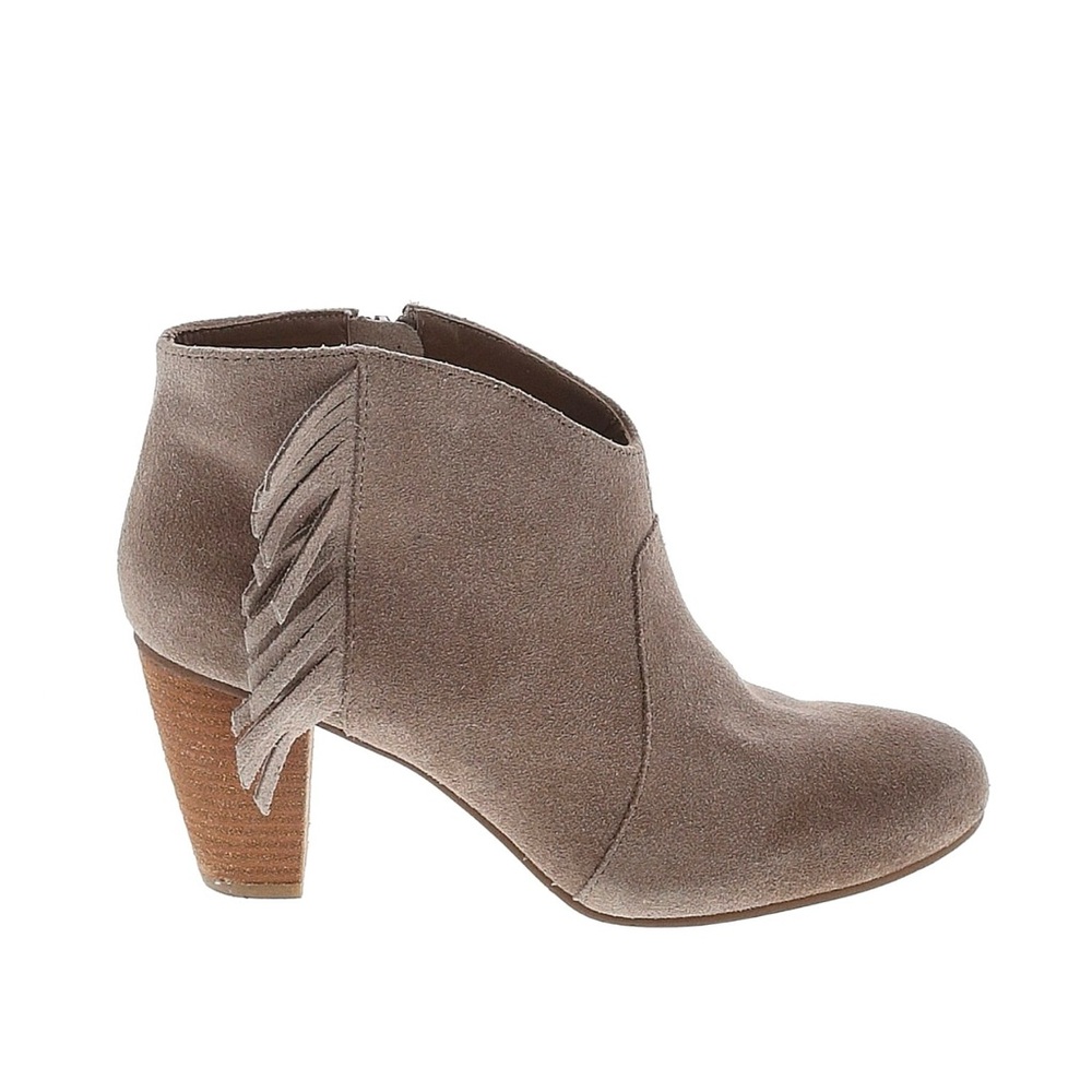 TAHARI Taupe Suede Ankle Boots with Fringe Detail, Women’s 6.5